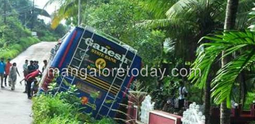 Bus falls into gorge, three injured 2